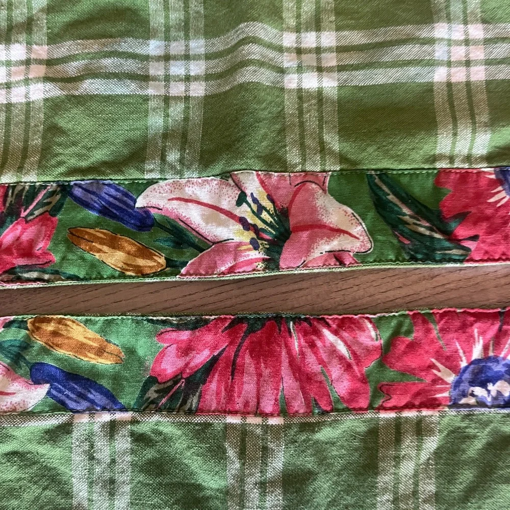 Williams Sonoma 2 floral and plaid red green placements